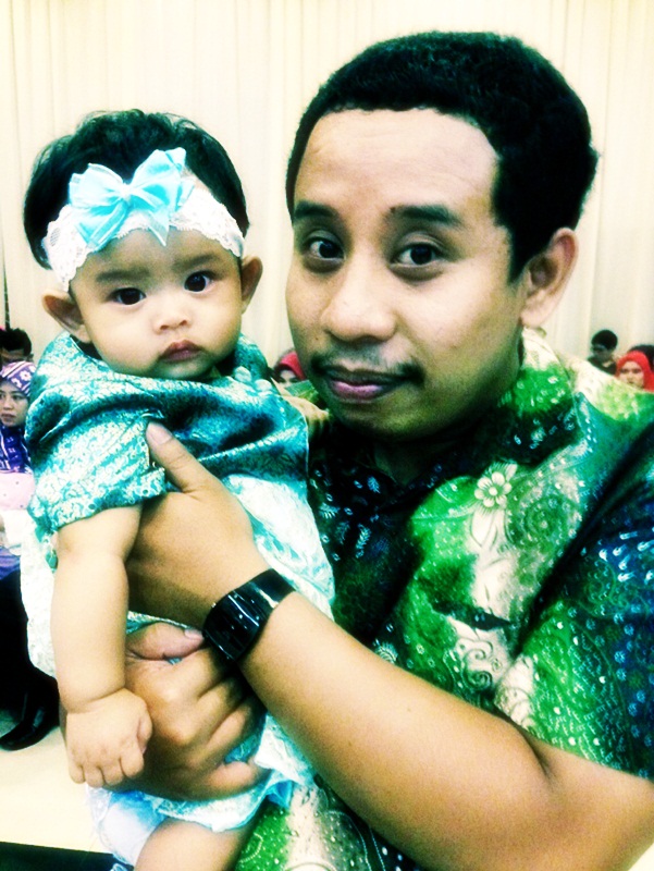 Katniss dan Papap waktu kondangan :D