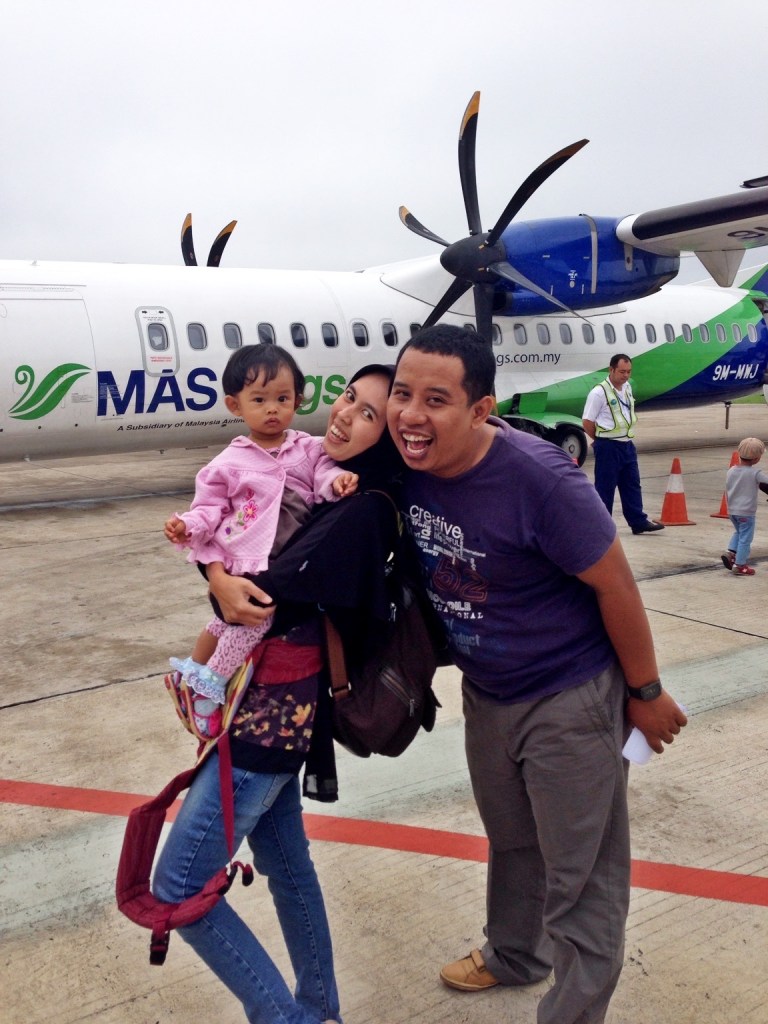 Pesawat Mas Wings ATR72 Pontianak - Kuhcing