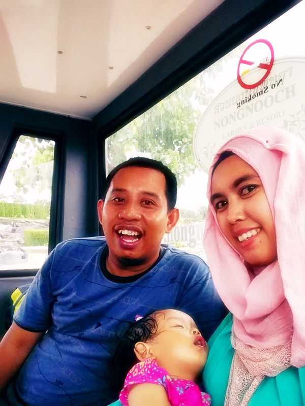 Si K bobo di dalam mobil tour