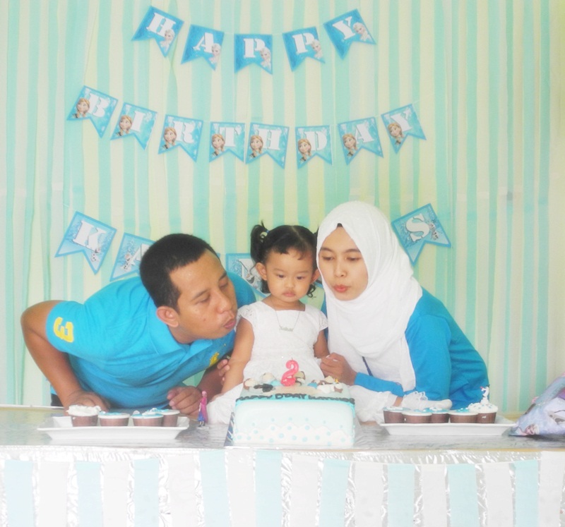 Tiup lilin dulu kitaaa