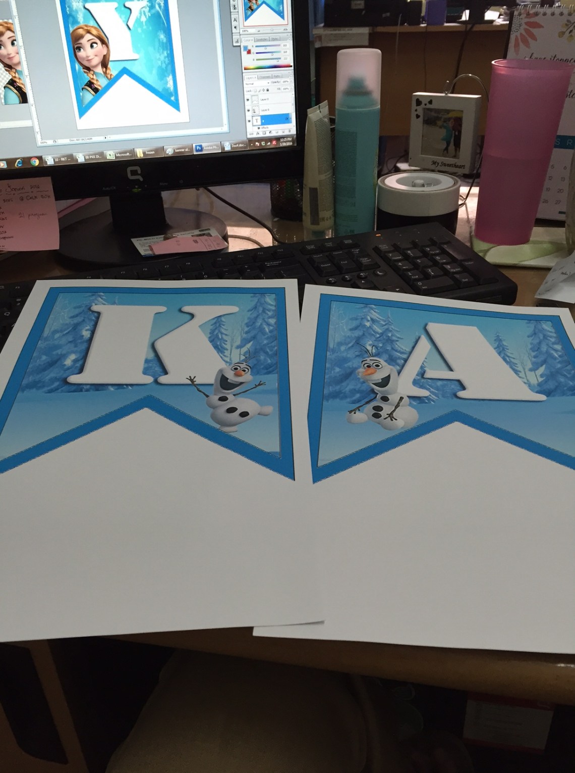 buat tulisannya di kantor! Hahahaha, soalnya gak ada printer yang OK di rumah. :P