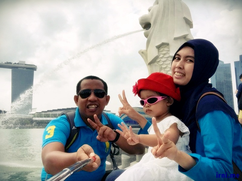 Posisi selpi paling wajib kalau di Singapore ya apalagi kalau bukan di Merlion. :P