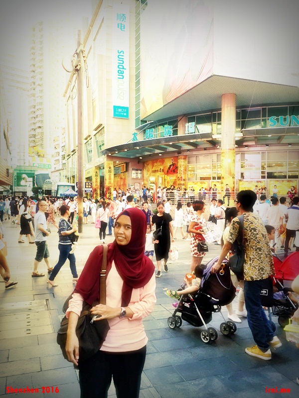 Ditengah keramaian di Shenzhen