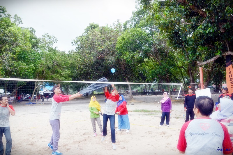 permaianan volley bola air